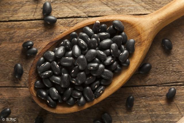 這幾種黑色食物是血栓的「天敵」！宜多吃讓血管通透順暢