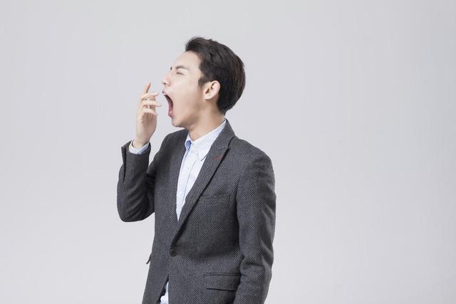 人到中年，禁止做這4件事，否則越混越差！