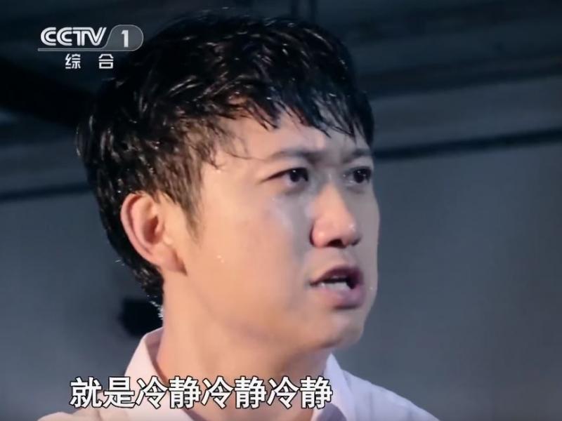 汽車掉進水裡「千萬不要急著開車門」！專家現場教學「等水淹過頭」才是行動關鍵