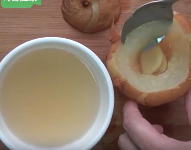 秋冬換季咳咳咳不停！止咳潤肺【冰糖燉梨】新做法，加「這個」，體寒者也可以食用哦！