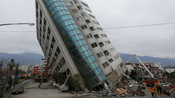 半夜睡覺遇「強震」怎麼辦？專家建議，只要房間做到「這幾點」，「躺在床上」就安全了！ 
