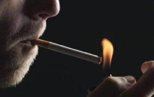 消化科醫生提醒：飯後4種行為最傷胃，想要胃好，做好3件事！