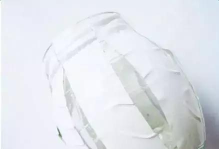 原來空的玻璃瓶還可以這樣利用，真是太厲害了，阿嬤見了都說好