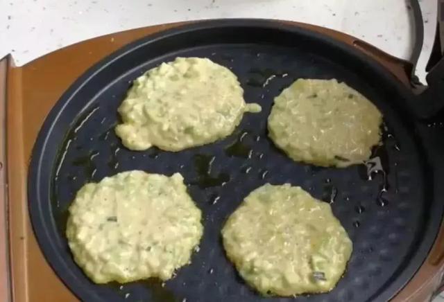 「絲瓜」好吃的新做法，不用炒不做湯，簡單做好吃又下飯！