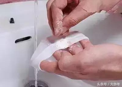 衣服不管染上什麼，用這招都能洗掉，太實用了！