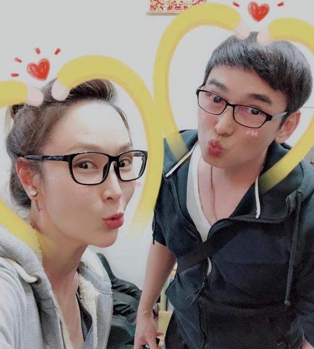 她是台灣女演員卻漸漸被遺忘，44歲終於嫁給了「他」，如今48歲幸福美滿卻仍無子！