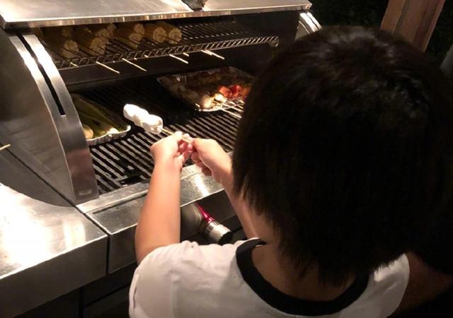 林志穎曬中秋合影私宅曝光，超長露天泳池加燒烤台價值2億！