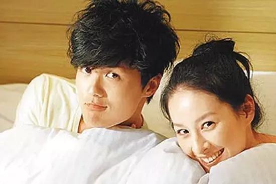 32歲的她被封為「周杰倫的最美前女友」如今升格當媽媽「近況曝光」，沒想到當年的大眼美少女現在卻 -