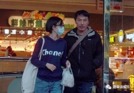 父母反對之下，她和大17歲男友堅持14年愛情長跑，現在終於放手了！