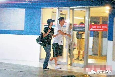 父母反對之下，她和大17歲男友堅持14年愛情長跑，現在終於放手了！