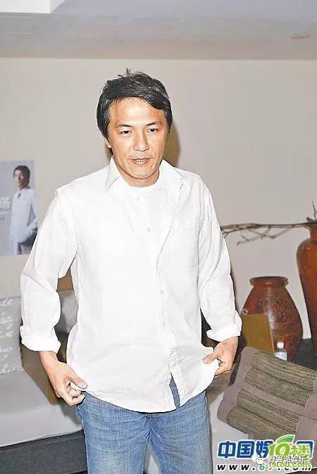 父母反對之下，她和大17歲男友堅持14年愛情長跑，現在終於放手了！