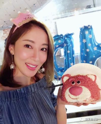 TVB花旦楊怡罕見發火！因記者在家門口一直拍，「太過分啦！」、「人都有隱私的，太過火了」~~~