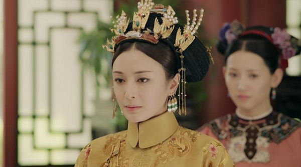 這就是富察皇后要的「自由」！富察皇后穿紅衣「嫵媚掀裙露腿」大秀舞技！她10天爆瘦3公斤，粉絲和舞伴超心疼！