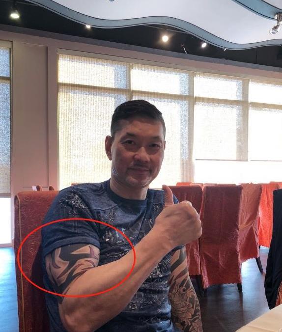 洪金寶打不過他，楊麗菁被他踢休克，如今60歲「麒麟臂」相當搶眼！