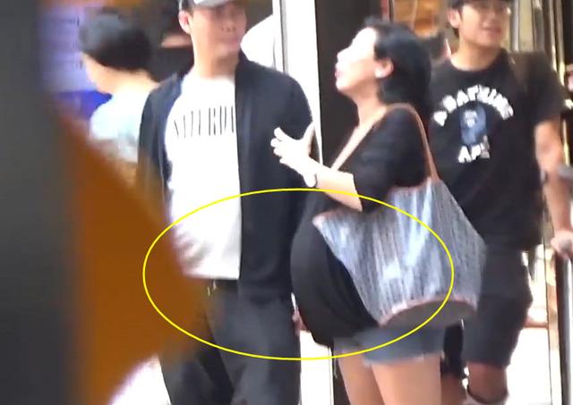 謝天華再忙也陪挺大孕肚的老婆逛超市，老婆開心到說個不停！
