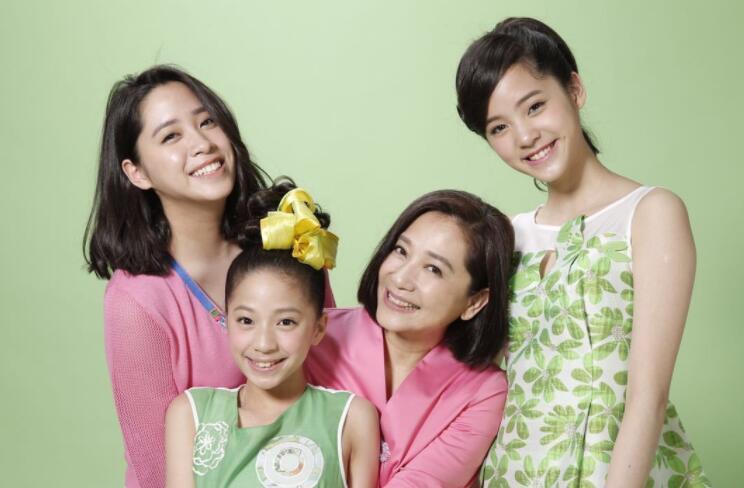 當紅時退出娛樂圈，三個女兒卻來之不易，如今二女兒比她曾經還紅！