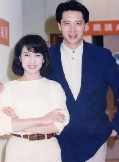 當紅時退出娛樂圈，三個女兒卻來之不易，如今二女兒比她曾經還紅！