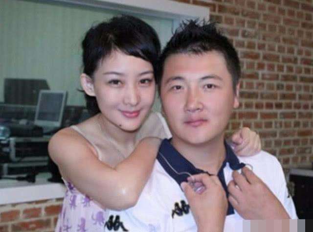 孫楠和兩任妻子各生一個女兒，同父異母的兩女孩卻長成一個樣子！