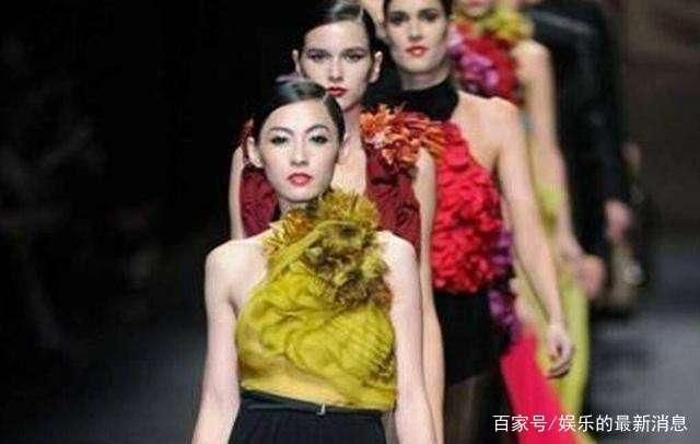 38歲張柏芝和40歲王菲走秀，1個氣場十足美若天仙，1個像道姑！