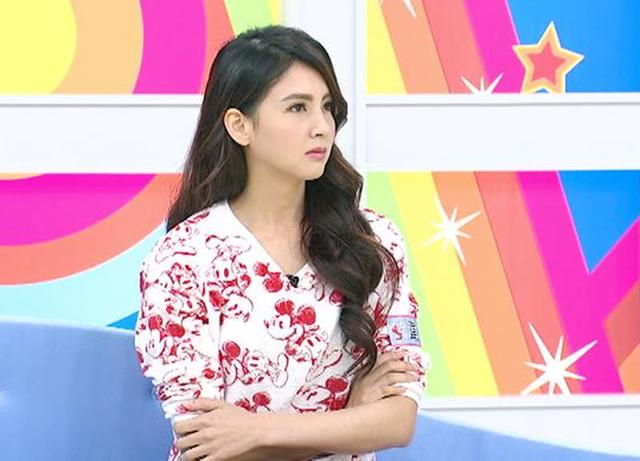 一個有骨氣的女星，甩掉不忠男友獨自撫養兒子，今32歲仍像少女~~~
