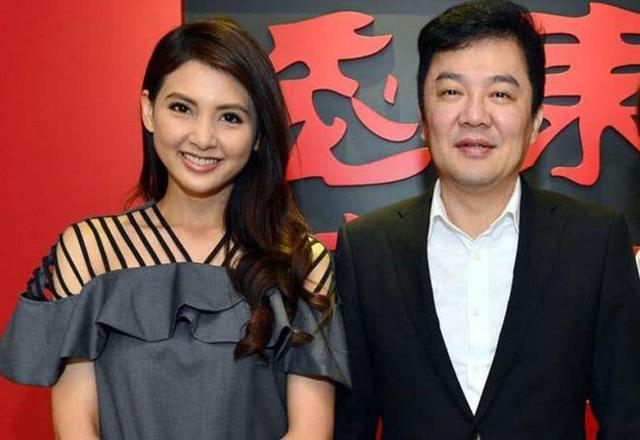 一個有骨氣的女星，甩掉不忠男友獨自撫養兒子，今32歲仍像少女~~~