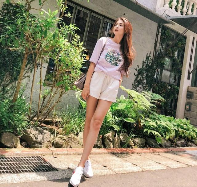 一個有骨氣的女星，甩掉不忠男友獨自撫養兒子，今32歲仍像少女~~~