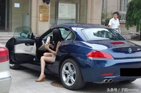 小姑子嫁了個富二代，回來探親把我當僕人使喚，一張紙條我讓她滾