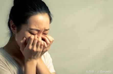 小姑子嫁了個富二代，回來探親把我當僕人使喚，一張紙條我讓她滾