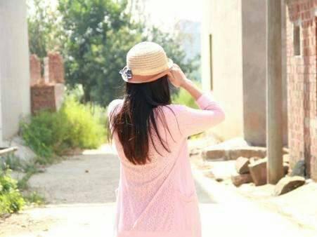 小姑子生娃我送2萬，我生娃時她塞張破紙，打開後我把她當親妹妹