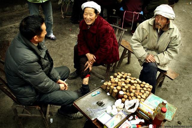 農村妹結婚我給五千，聽到爸媽房間談話後，我泣不成聲出5W紅包
