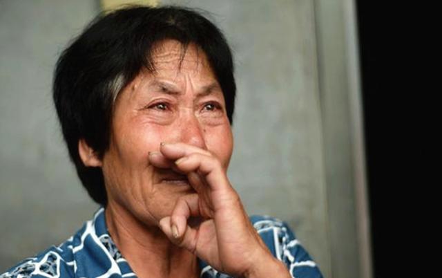孫子5歲我進城照顧，吃飯時他說句話，我決定回鄉下