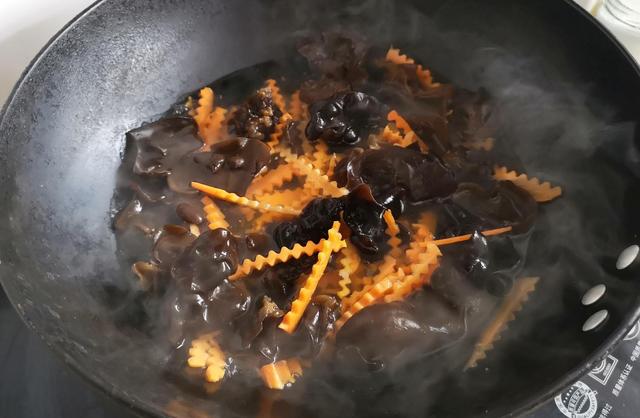 愛吃大白菜的收藏了，飯店都吃不到的新做法，簡單營養又美味