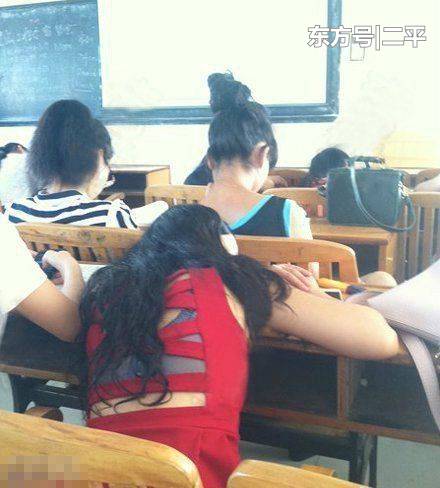 16張圖片讓男人臉紅心跳 ! ! 小姨子，下次做飯的時候記得先穿上褲子，把腿放地下 。。。