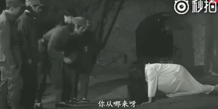 當貞子爬錯年代？被中國解放軍收留「農村大媽將她同化...」：結局整個超展開！(影)