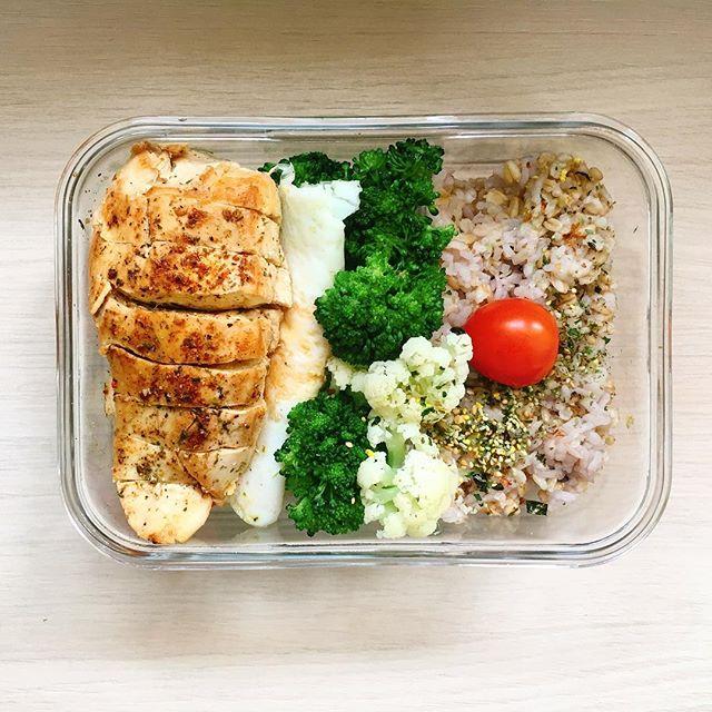 【誰說減肥需要節食？30個讓您愛上的減肥食譜，月甩8公斤！】