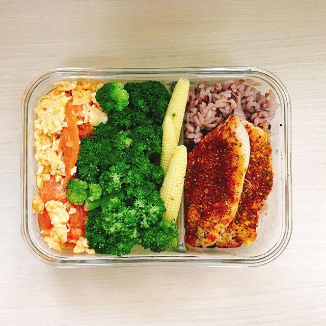 【誰說減肥需要節食？30個讓您愛上的減肥食譜，月甩8公斤！】