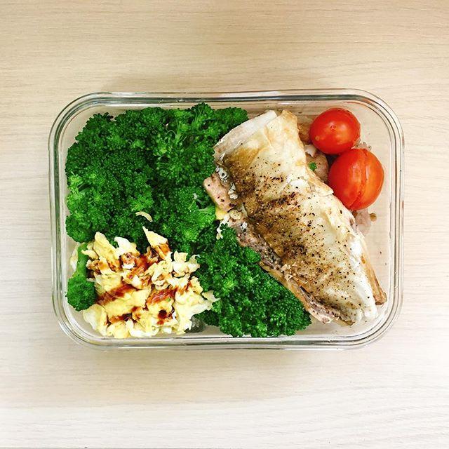 【誰說減肥需要節食？30個讓您愛上的減肥食譜，月甩8公斤！】