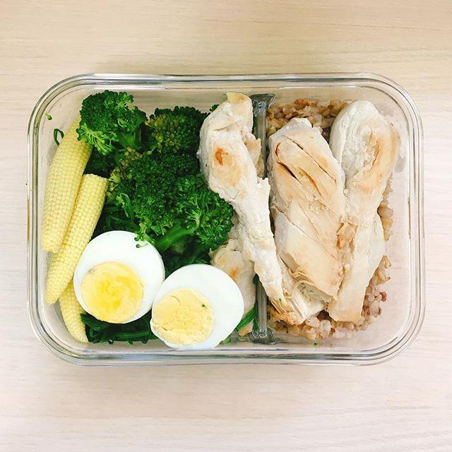 【誰說減肥需要節食？30個讓您愛上的減肥食譜，月甩8公斤！】