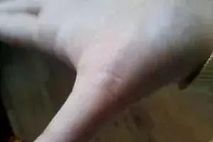 手掌上這塊肉，一看就知道你身體好不好，很靈哦！