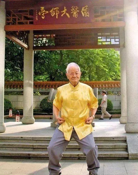 102歲國醫大師鄧鐵濤一天的作息表！這些養生秘密在其中