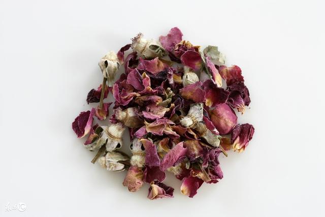 「玫瑰花茶」的七大功效與作用，太強大了！但是這幾類人千萬別喝，後果太嚴重了！