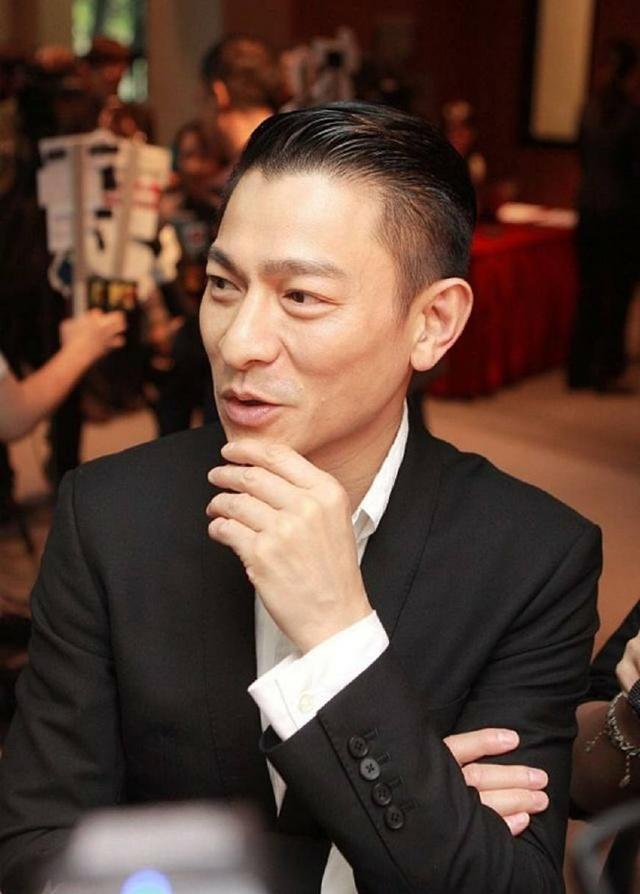王菲和謝霆鋒為什麼還不結婚？劉德華曾評價過她，網友：一針見血！