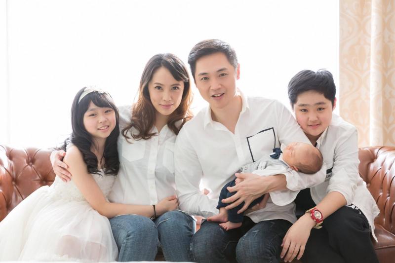 婚前曾悔婚！洪百榕嫁大12歲宋達民坦言「當年不想嫁」， 公公「一通電話」她大哭：永遠納入人生版圖！