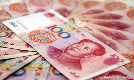 大嫂生兒子，我送去五千紅包，她送我一箱雞蛋，打開後我扔垃圾桶