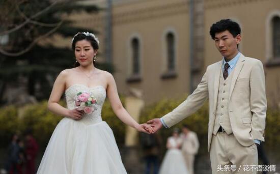 男子打工帶回30萬，回家想跟老婆離婚，推開門後，他淚如雨下