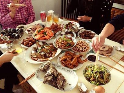 初次去婆家，我吃了三碗米飯，婆婆送我大紅包，拆開後我決定嫁了
