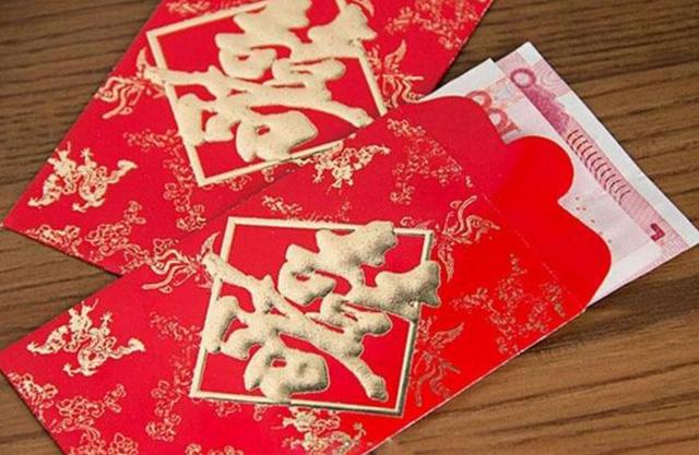 發小結婚我送兩千，臨走時他給我打包袋剩菜，回家打開暖心落淚﻿
