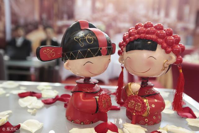 大學室友結婚我隨禮2000，晚上看到同學群的話，我刪群退出