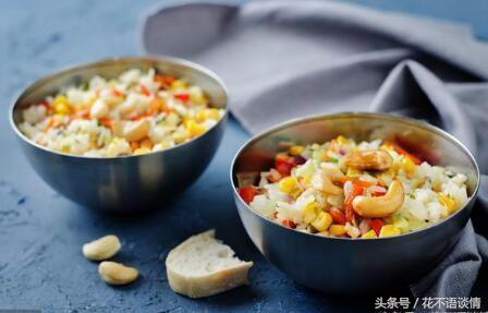 婆婆煮了兩碗飯，女兒要和侄子換著吃，看到碗底，我紅了眼眶 