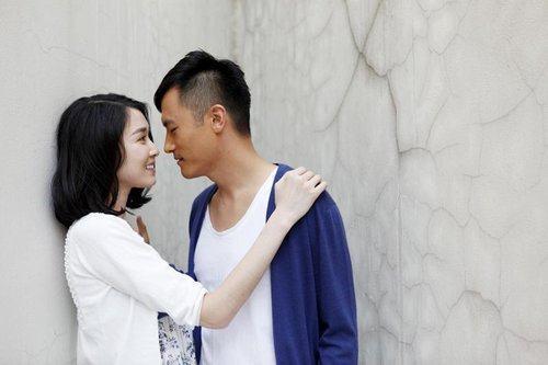 小姑子結婚我隨禮一千，臨走時她給我一張卡，查餘額後我火冒三丈